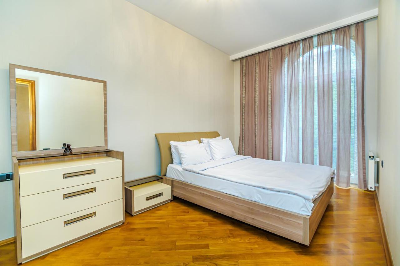 Апартаменти Vip Apartamen Nizami Street Баку Екстер'єр фото